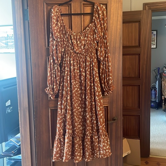 ASTR the Label Floral Cinched Long Sleeve Midi Peasant Dress Sz. L - Picture 6 of 8